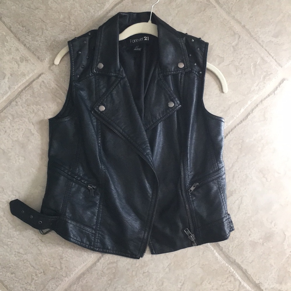 Cut off leather studded jacket